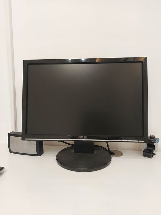 Продавам компютър с монитор