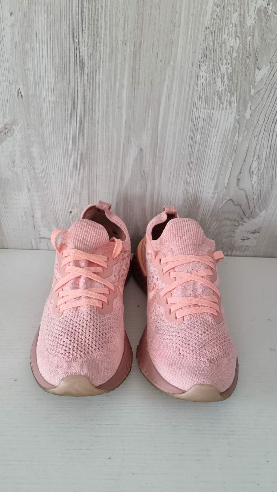 Nike epic deals react flyknit pink