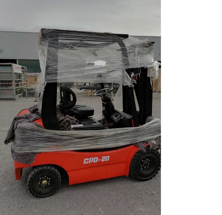 вилочный погрузчик