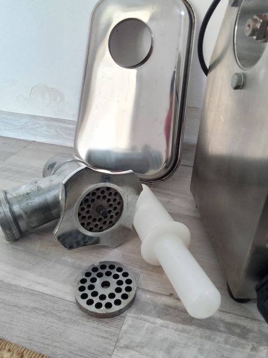 Мясорубка сотилади холати янгидек