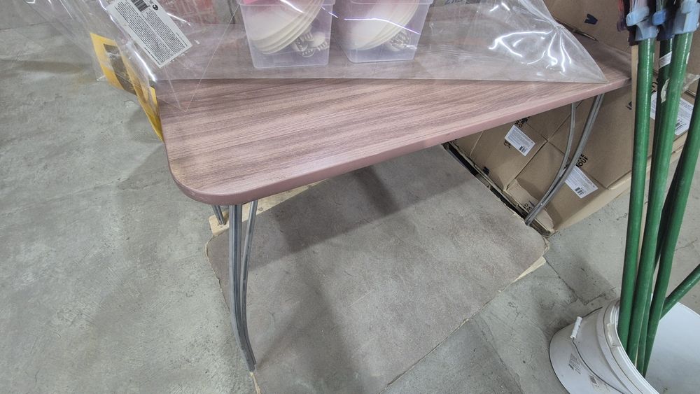 Продам кухонный стол