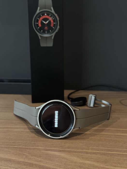 Samsung Galaxy Watch 5 Pro Impecabil + accesori gratuite