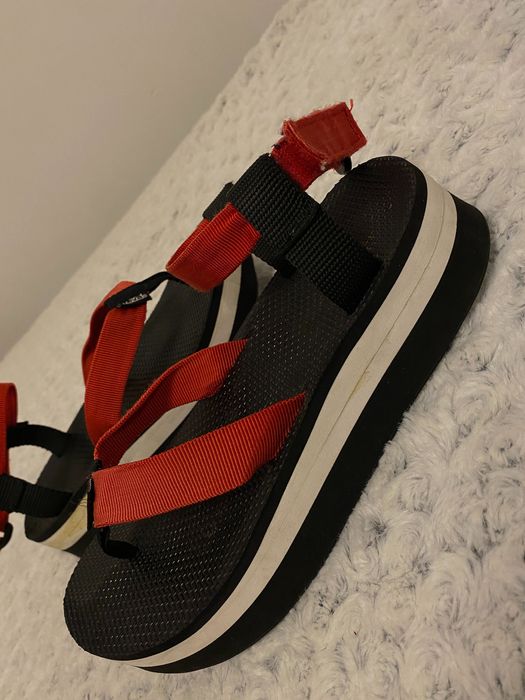 Sandale Teva, cu platforma