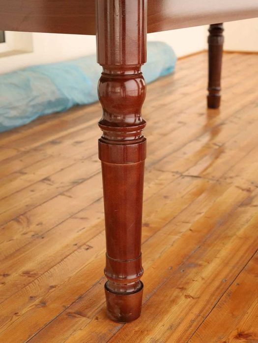 Yaxshi holatdagi mebellar sotiladi. 12 kishilik mebellar sotiladi