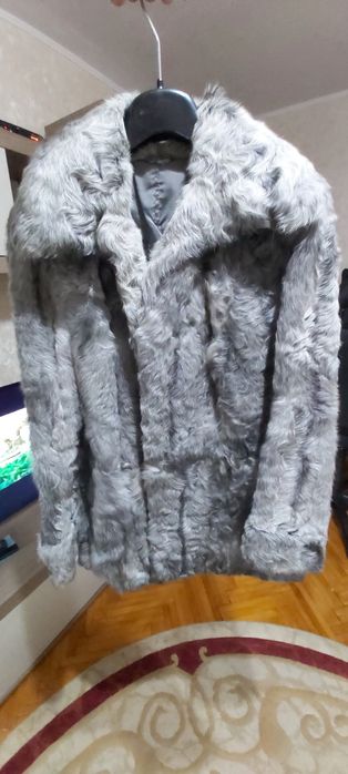 Vînd haină de damă fară defect !