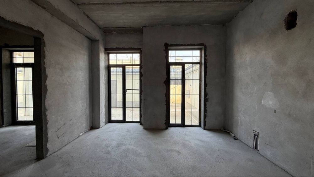 Охунбобоев , Мевазор махаллада 2,7 соток участка сотилади.