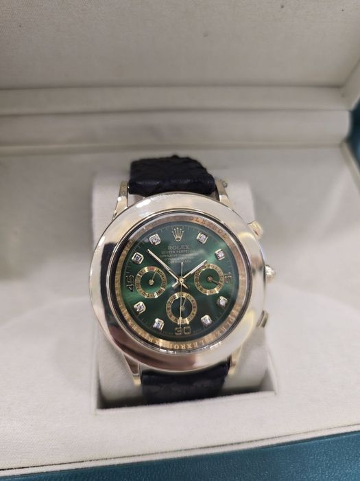 Модные и яркие Rolex в зелёном циферблате и большим диаметров