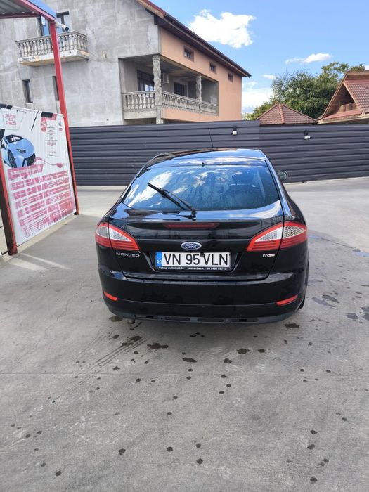 Vând Ford Mondeo sau schimb cu ceva mai mic de oraș (benzina)– Mașină personală de familie (2.0 DieselPrimul proprietar în RO)