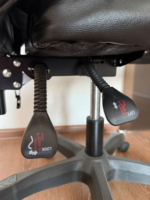 Игровое кресло компьютерное