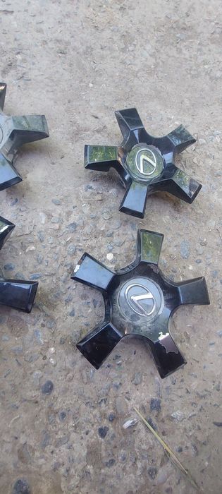 Колпачки на Lexus