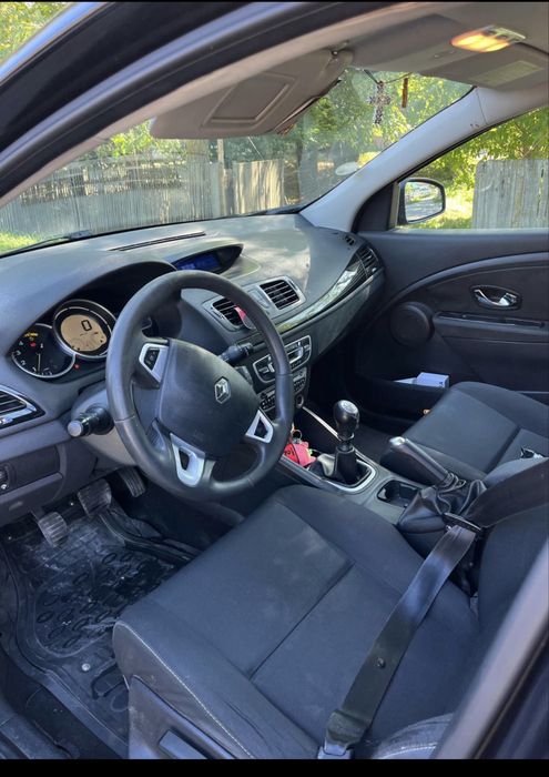 Vând renault megane