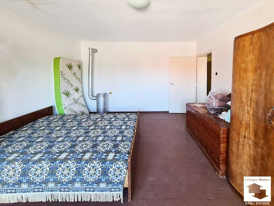 160029 Къща с допълнителни постройки и гараж в град Сухиндол