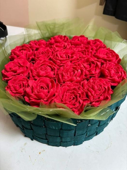 Лалета ,зюмбюли, рози и маргарити от креп хартия