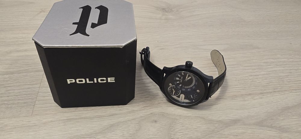 Часовник Police отличен