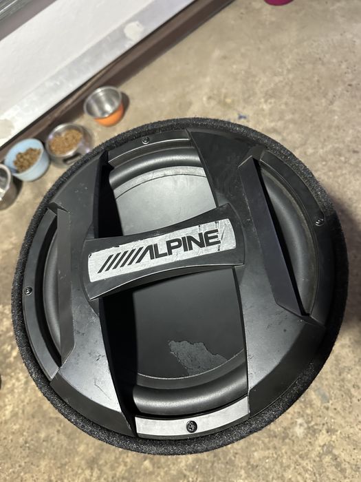 Subwoofer Alpine SWT-12S4 + amplificator InPhase PA1204