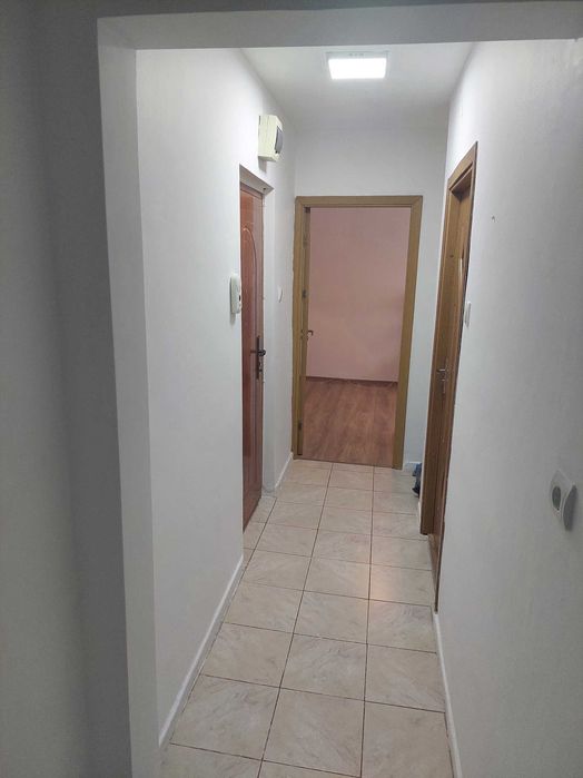 garsonieră Roman, zona Doamna Pop, parter, recent renovată