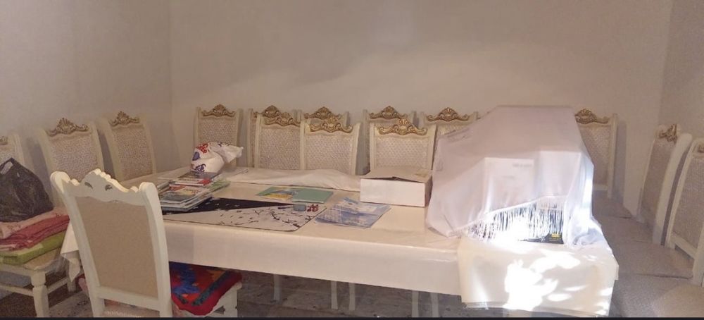 Стол и стуля продается