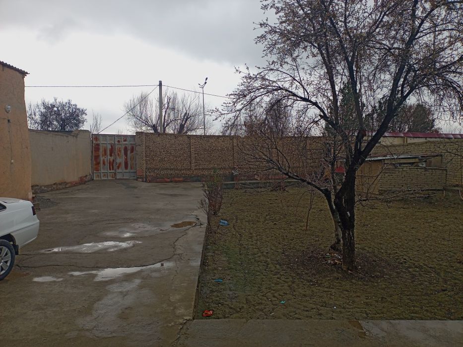 Hovli tezda sotiladi