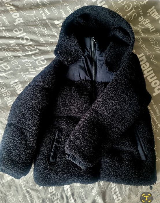 Куртка  черная,  зимняя