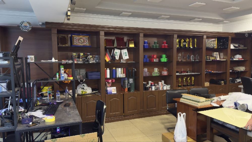 Сотилади офсний мебел