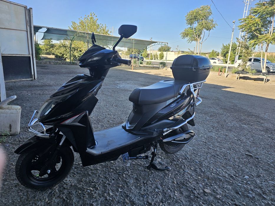 Электро скутер сотилади