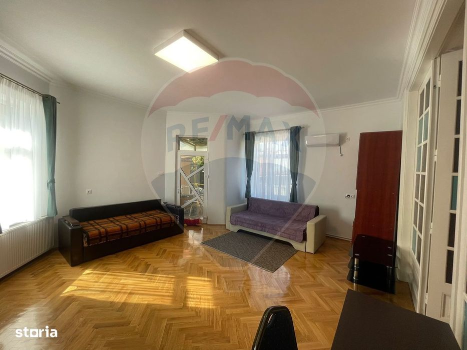 Apartament la casa de inchiriat