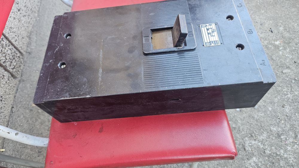 2бр. Шалтери 50А-100лв. 250А-300лв.