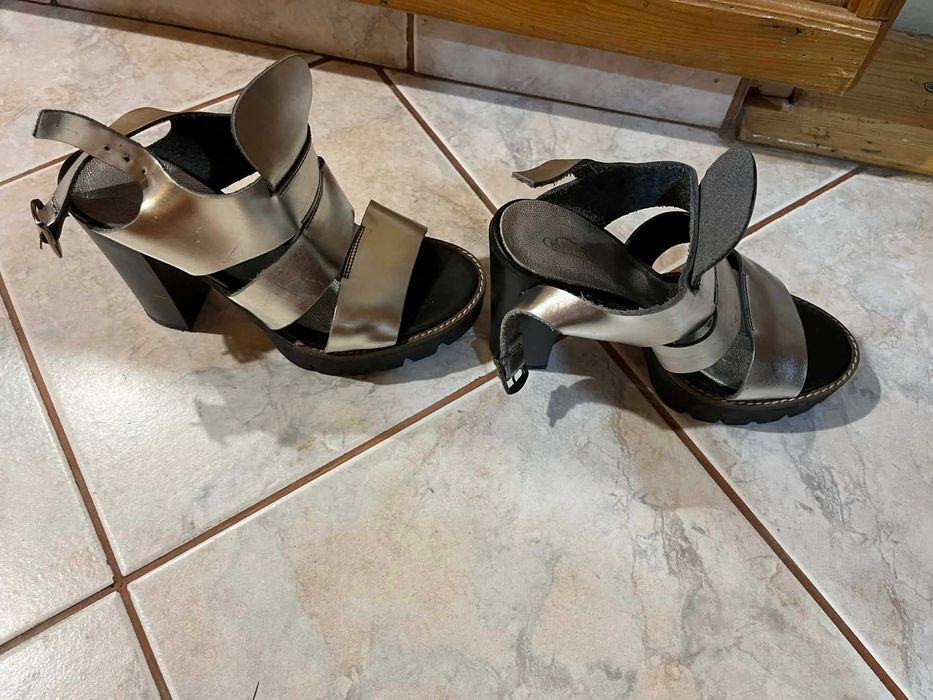 дамски сандали на ток