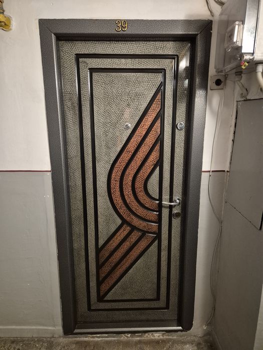 Ușă intrare apartament