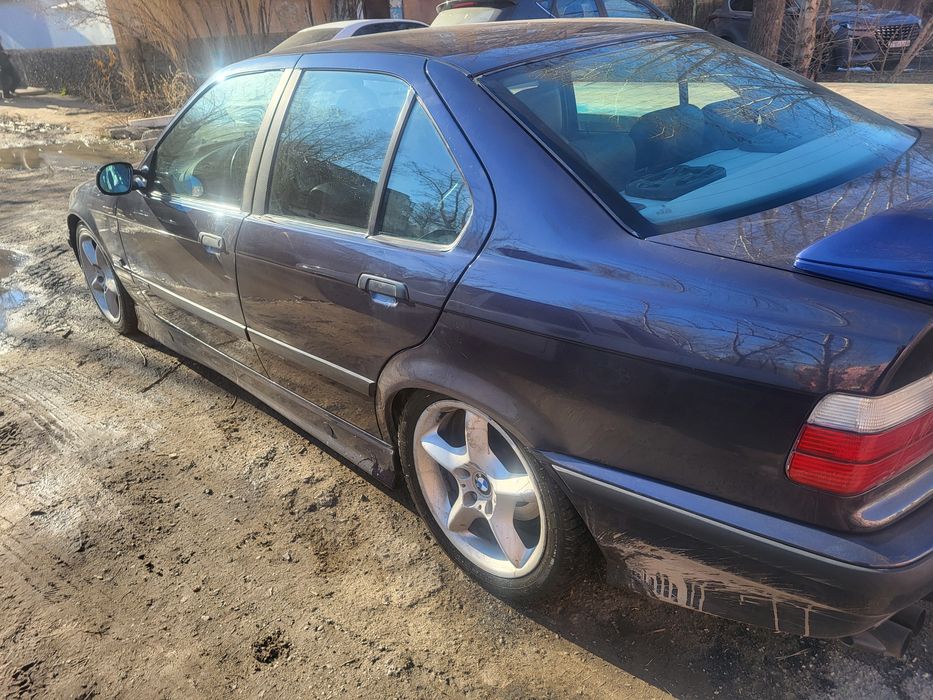 Бмв е36 седан в хорошем состоянии