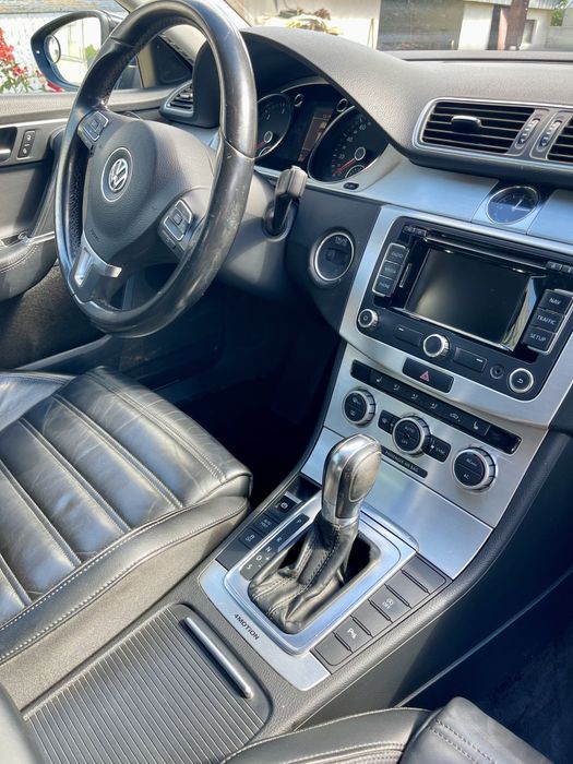 VW Passat B7 2.0 TDI 170 CP DSG 4MOTION • Piele • Navi • 285.010 km