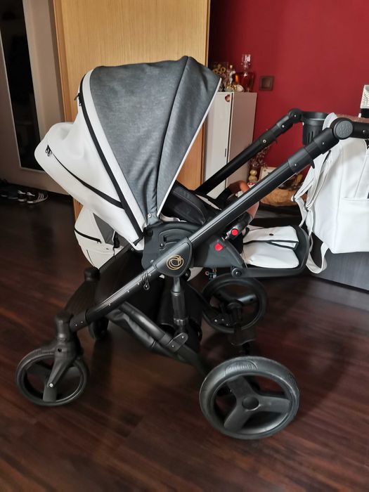 Бебешка Количка - бяла, кожена 3в1-НАМАЛЕНА ЦЕНА!!!