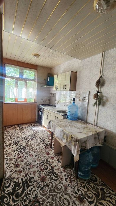 Срочно продается на Авиасозлар-3 (3/2/4 кирпичный дом балкон 2х6)