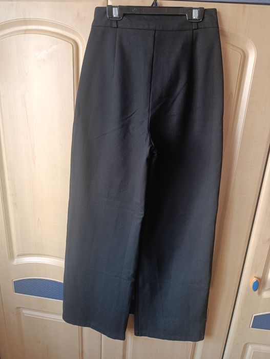 Утеплённые черные брюки на девочку 11-13 лет