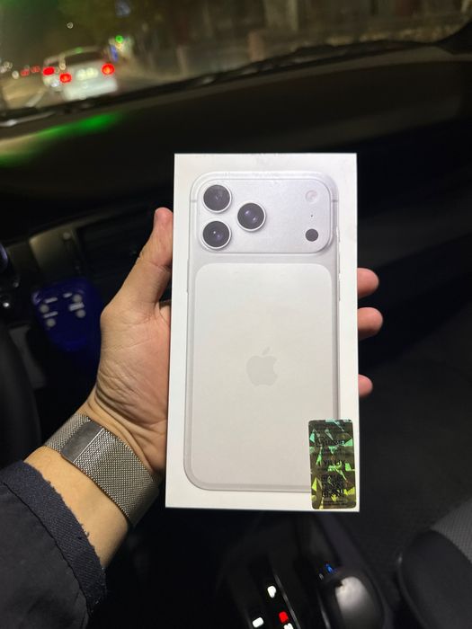 17 max 256 silver new sim esim