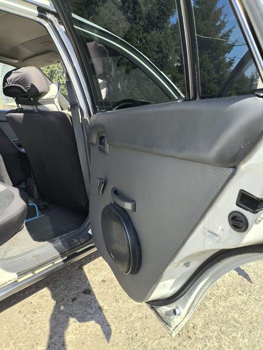 Продам машину Тойота каролла