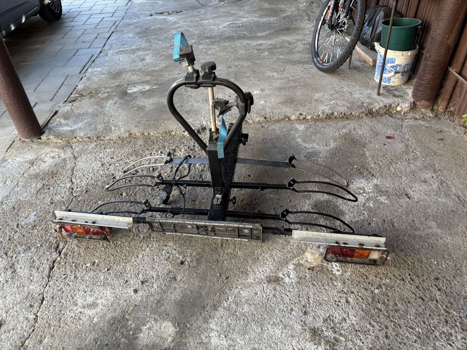 Suport de 4 biciclete pentru masini