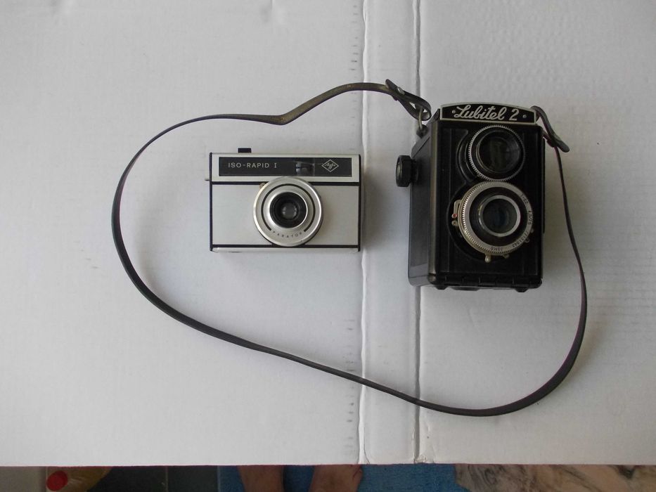 2 aparate de fotografiat vechi de colectie