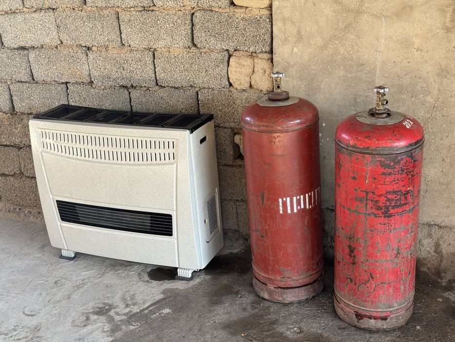 Иранский печка (газовый конвектор ) и газовые баллоны 2шт болшые.