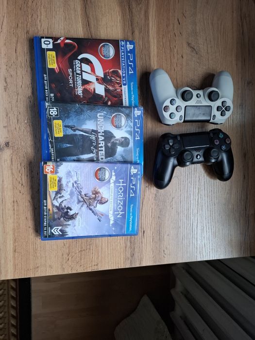 Продам PlayStation 4