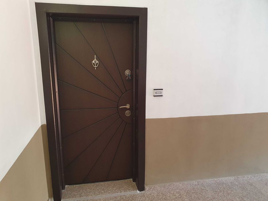 Продава се Тристаен апартамент в Казанлък - 90 кв.м за 963 €/кв.м - Снимка #8