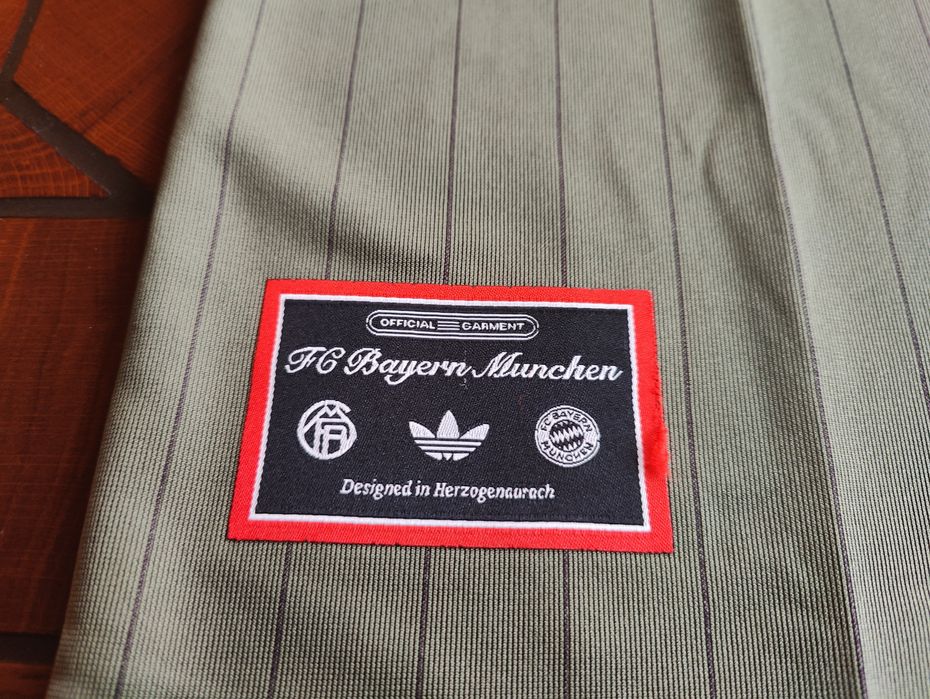 Футболна тениска Bayern Munchen terrace icons сезон 25/26