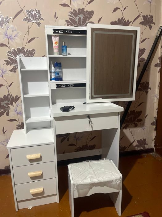 Трюмо фото родной