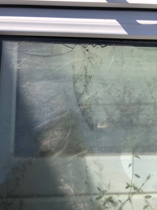 Akfa eshik va romlar sotiladi