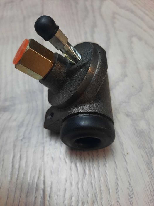 Тормозной цилиндр мерседес 207-410