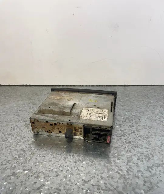 Radio cd Dacia Logan 2005 1.4 MT (75 hp)