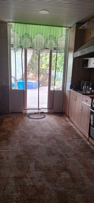 Уй сотилади 8 хона