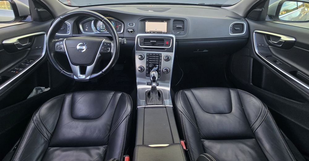 Volvo V60 Plug-In Hybrid * Summum * AWD * 4x4 * Automat