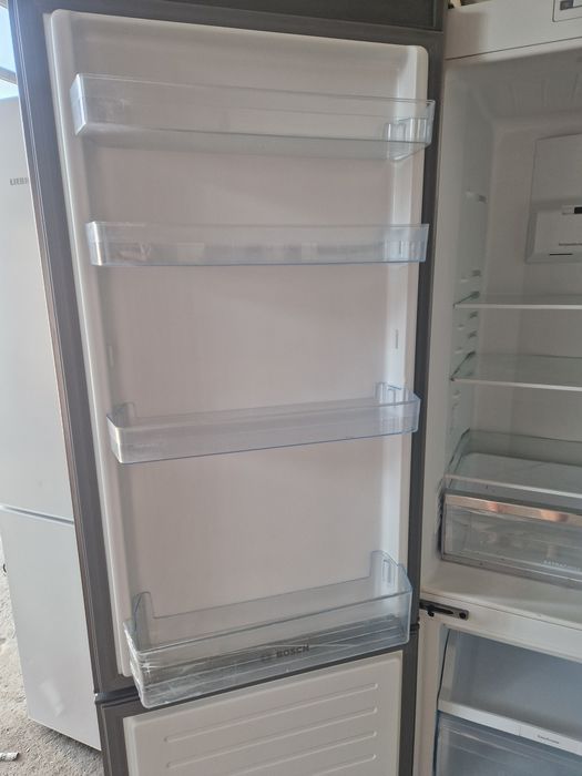 Хладилник с фризер Bosch A++ No Frost
