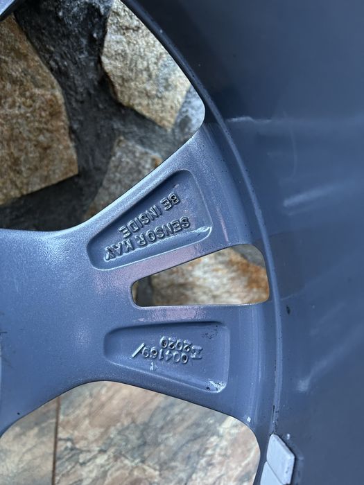 Джанти с гуми 18” 5х108 Titan